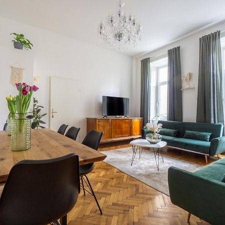 Central Apartment In Viennese Old Building Eksteriør billede