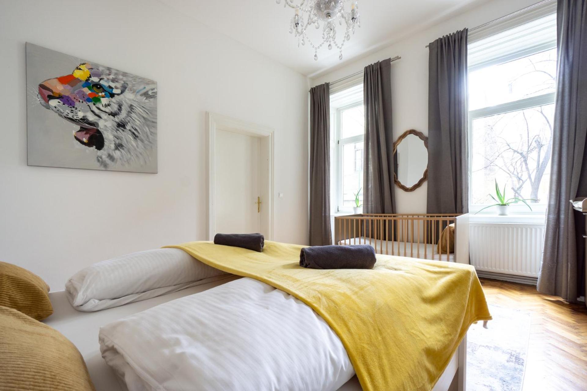 Central Apartment In Viennese Old Building Eksteriør billede