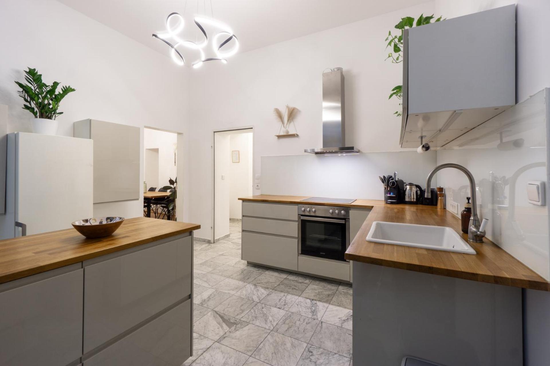 Central Apartment In Viennese Old Building Eksteriør billede