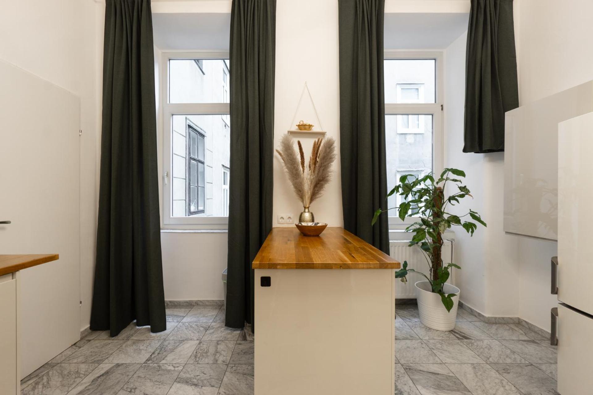 Central Apartment In Viennese Old Building Eksteriør billede